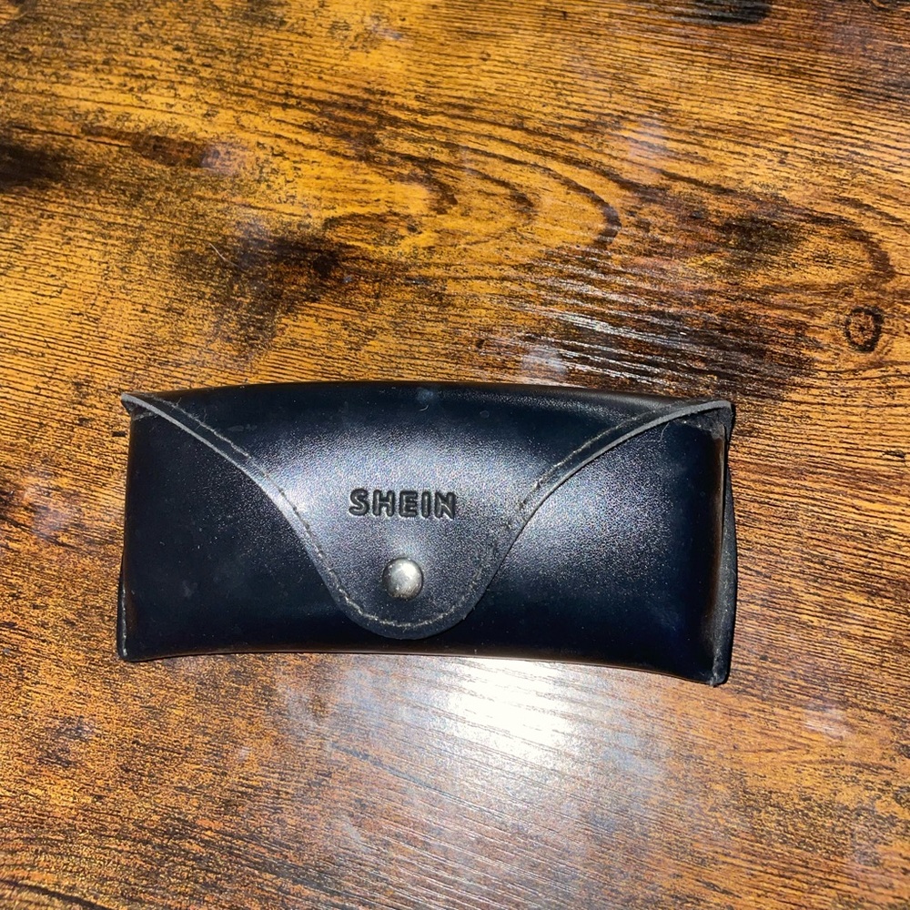 SHEIN glasses holder